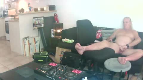 Snapshot of goldyguy011 chatting on 06.14.26 goldyguy011 online show from 06.14.26