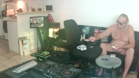 Snapshot of goldyguy011 chatting on 06.15.26 goldyguy011 online show from 06.15.26