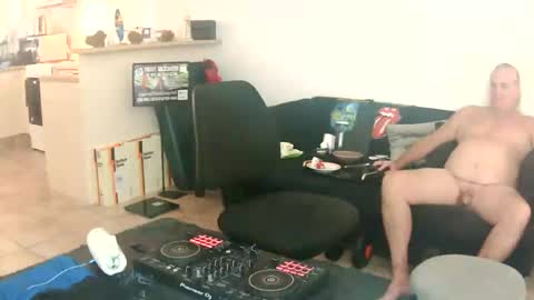 Snapshot of goldyguy011 chatting on 06.18.26 goldyguy011 online show from 06.18.26