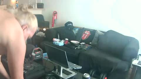 Snapshot of goldyguy011 chatting on 07.14.26 goldyguy011 online show from 07.14.26