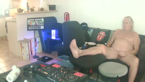 Snapshot of goldyguy011 chatting on 07.16.26 goldyguy011 online show from 07.16.26
