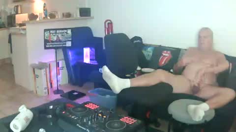 Snapshot of goldyguy011 chatting on 07.16.26 goldyguy011 online show from 07.16.26