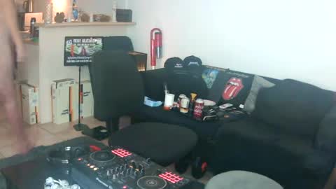 Snapshot of goldyguy011 chatting on 07.19.26 goldyguy011 online show from 07.19.26