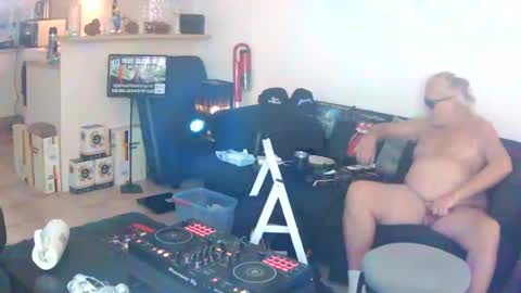 Snapshot of goldyguy011 chatting on 07.23.26 goldyguy011 online show from 07.23.26