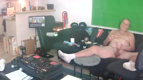 Snapshot of goldyguy011 chatting on 07.30.26 goldyguy011 online show from 07.30.26