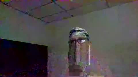 Snapshot of golons17 chatting on 04.30.26 golons17 online show from 04.30.26