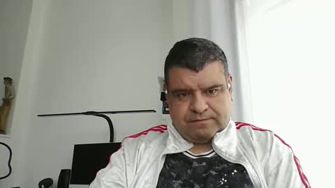gomezgonz5 online show from 09.16.25