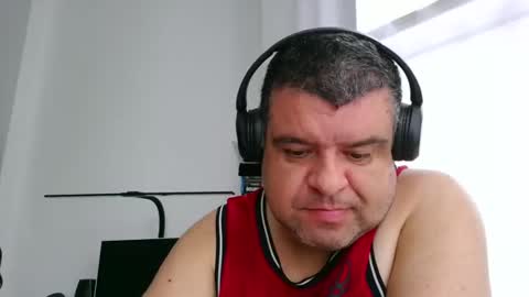 gomezgonz5 online show from 09.18.25