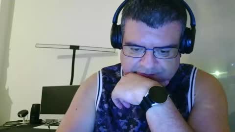 gomezgonz5 online show from 09.21.25