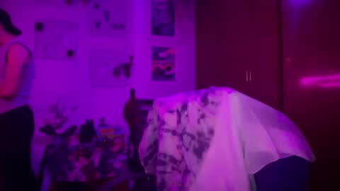 Snapshot of goodbatorboy chatting on 01.01.25 goodbatorboy online show from 01.01.25