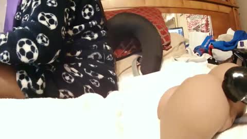 Juicy Booty online show from 12.19.24