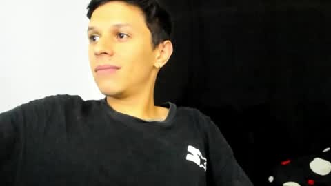 Snapshot of goodboy69i chatting on 02.08.25 goodboy69i online show from 02.08.25