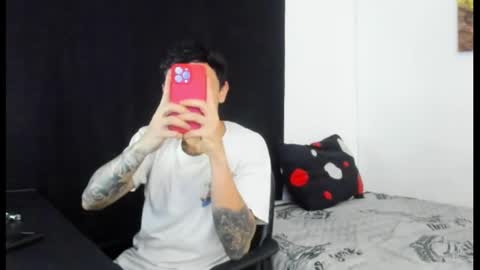Snapshot of goodboy69i chatting on 02.18.25 goodboy69i online show from 02.18.25