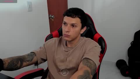 Snapshot of goodboy69i chatting on 09.14.25 goodboy69i online show from 09.14.25