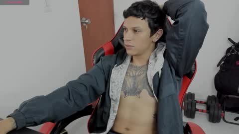 Snapshot of goodboy69i chatting on 10.05.25 goodboy69i online show from 10.05.25