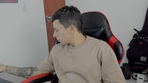 Snapshot of goodboy69i chatting on 10.30.25 goodboy69i online show from 10.30.25