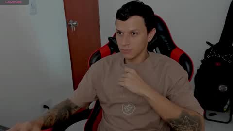 Snapshot of goodboy69i chatting on 11.07.25 goodboy69i online show from 11.07.25