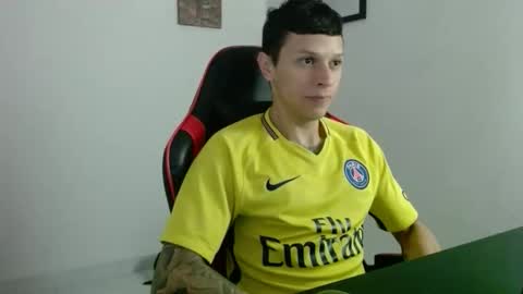 Snapshot of goodboy69i chatting on 11.16.25 goodboy69i online show from 11.16.25