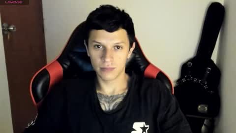 Snapshot of goodboy69i chatting on 12.04.25 goodboy69i online show from 12.04.25