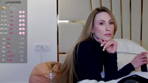 gooodgirlhere online show from 03.07.25