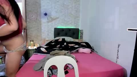 geneviev online show from 10.08.25