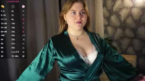 Snapshot of gorgeous_beaux chatting on 10.24.25 Sexy Mona 3 online show from 10.24.25