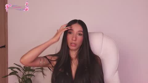 Snapshot of gorgeous_brunette chatting on 06.23.26 Rose online show from 06.23.26