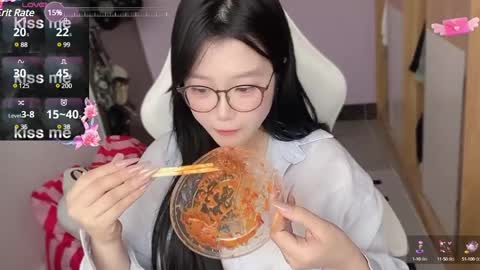 gorgeous girl33 online show from 02.25.25