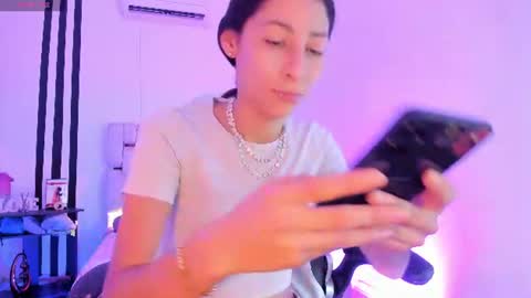 Snapshot of gorgeous_t chatting on 06.26.26 i am Jessi I love animals and drawing I hope to get along with everyone. XOXO online show from 06.26.26