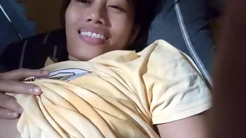 Snapshot of gorgeouspinay_babe chatting on 10.05.25 GorgeousPinay babe online show from 10.05.25