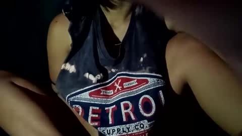 Snapshot of gorgeouspinay_babe chatting on 10.25.25 GorgeousPinay babe online show from 10.25.25