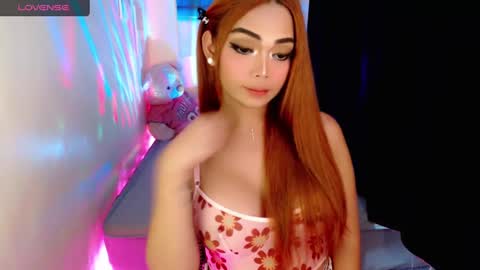 Snapshot of gorgeoustransgirl chatting on 01.04.25 Emmy online show from 01.04.25