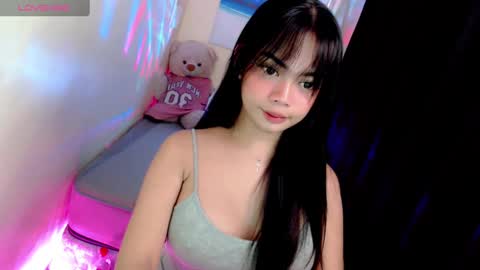 Snapshot of gorgeoustransgirl chatting on 03.01.25 Emmy online show from 03.01.25