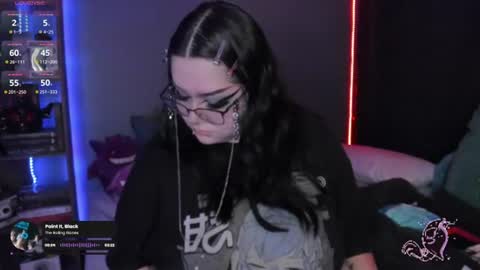 Snapshot of goth_stein chatting on 07.11.26 Engel Please help me to reach 50 thumbs up online show from 07.11.26