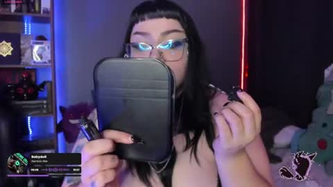 Snapshot of goth_stein chatting on 07.17.26 Engel Please help me to reach 50 thumbs up online show from 07.17.26