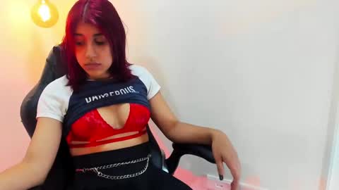 Snapshot of gothictemptress_ chatting on 01.21.25 karen online show from 01.21.25