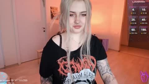 traumfrau Kira angel face devil eyes I SELL A LOT VIDEO IN GALLERY online show from 04.05.26