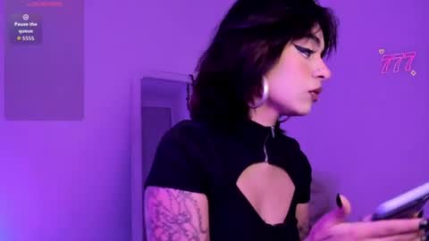 Snapshot of gothv chatting on 06.18.26 Violet online show from 06.18.26