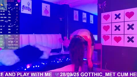 Snapshot of gotthic_met chatting on 09.29.25 Meredith Alessandra online show from 09.29.25