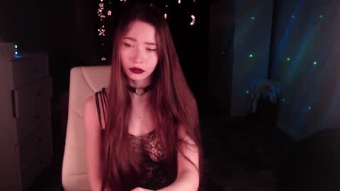 Snapshot of grace_crystal chatting on 12.19.24 Grace online show from 12.19.24