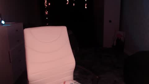 Snapshot of grace_crystal chatting on 01.30.25 Grace online show from 01.30.25