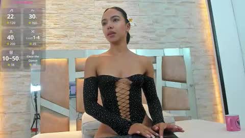 Snapshot of grace_daviss chatting on 11.06.25 GRACE online show from 11.06.25