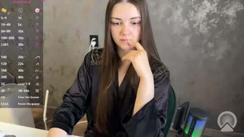 Snapshot of gracebrownnn chatting on 06.22.26 Grace Brown online show from 06.22.26