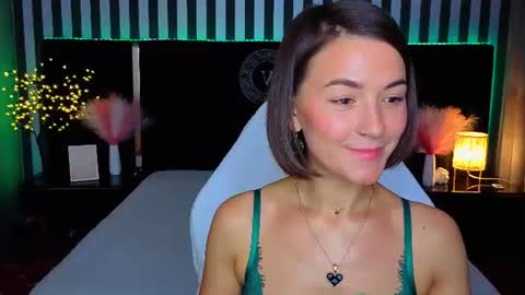 Snapshot of gracefulmichelle chatting on 06.15.26 gracefulmichelle online show from 06.15.26