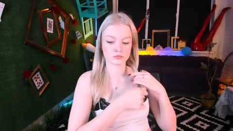 Grace Glamour online show from 10.16.25