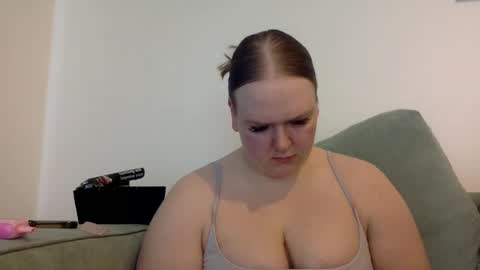 Snapshot of graceloves69 chatting on 05.01.26 Grace Loves online show from 05.01.26