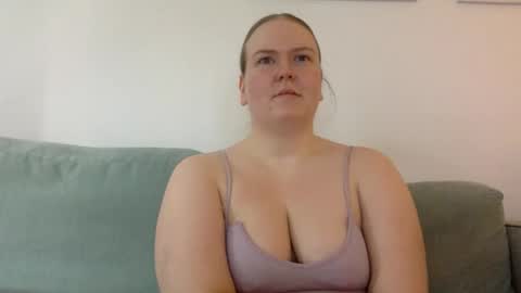 Snapshot of graceloves69 chatting on 05.17.26 Grace Loves online show from 05.17.26