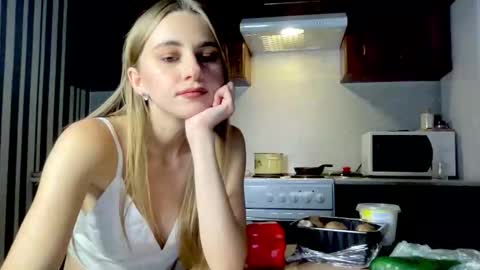 Snapshot of gracetorrezz chatting on 10.05.25 gracetorrezz online show from 10.05.25