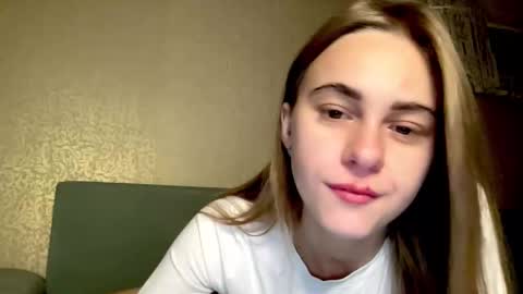 Snapshot of gracetorrezz chatting on 11.04.25 gracetorrezz online show from 11.04.25