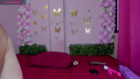 Mi Name is violeta  online show from 11.05.25